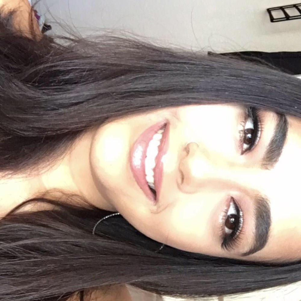 Meet your Posher, Daniela